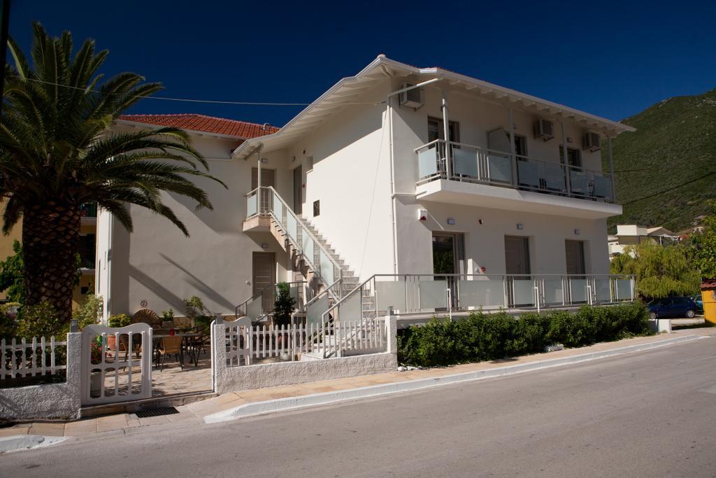 Savinos Rooms Vasiliki Eksteriør billede
