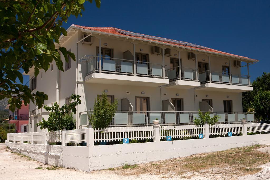 Savinos Rooms Vasiliki Eksteriør billede