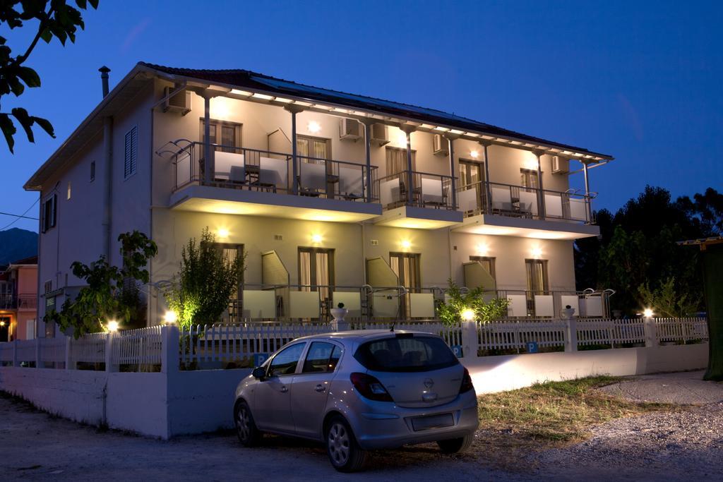 Savinos Rooms Vasiliki Eksteriør billede