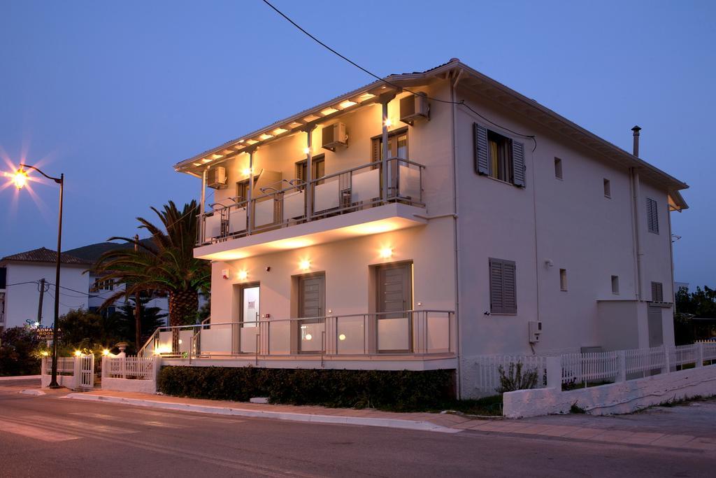 Savinos Rooms Vasiliki Eksteriør billede
