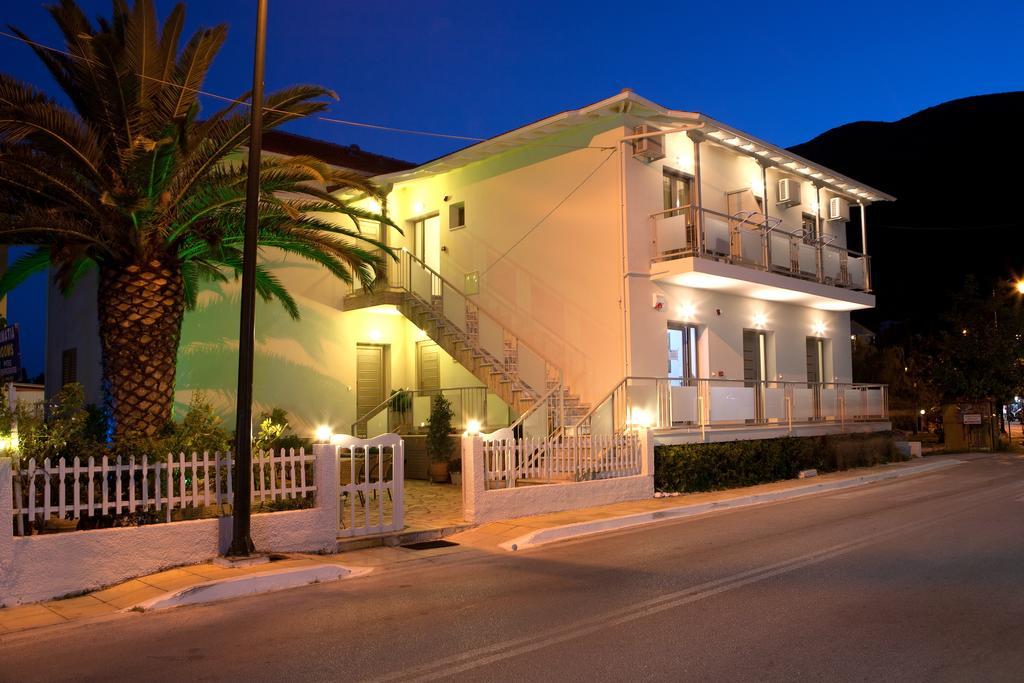 Savinos Rooms Vasiliki Eksteriør billede